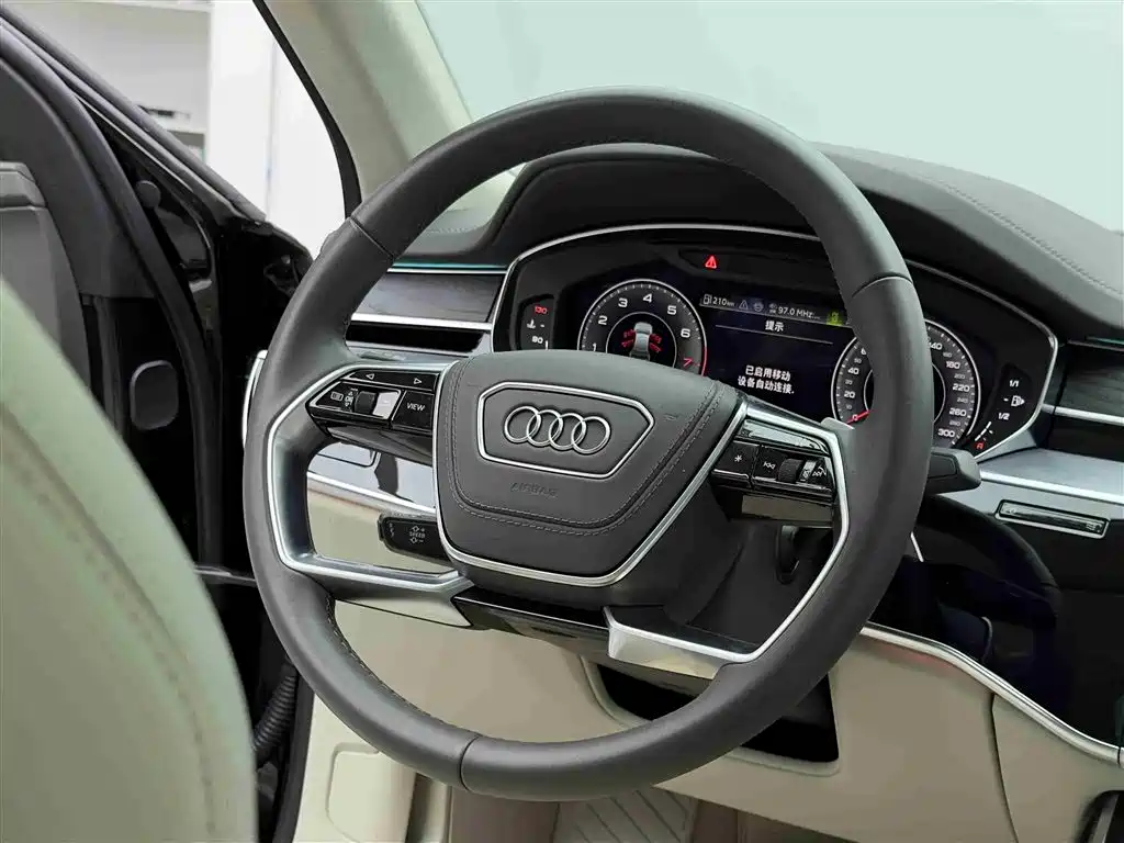 Audi A8 2025 — фото 13