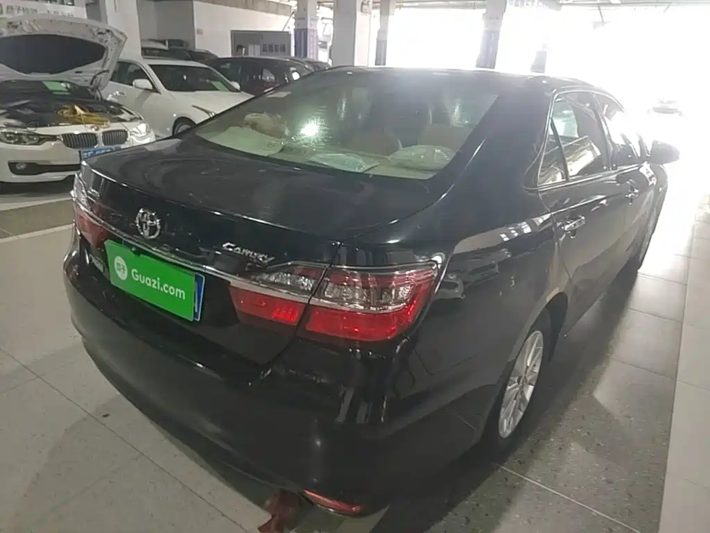 Toyota Camry 2017 — фото 7