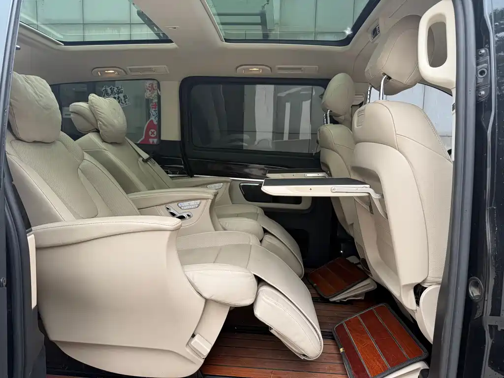 Mercedes-Benz V-Class 2019 — фото 14