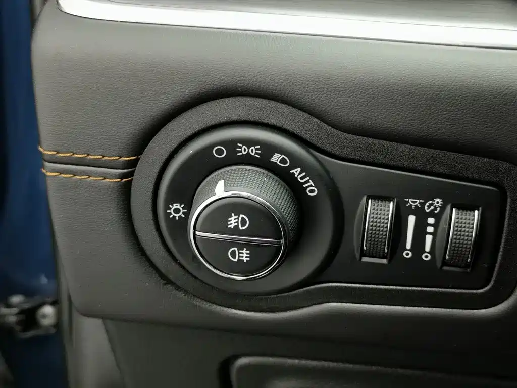 Jeep Grand Commander 2020 — фото 21
