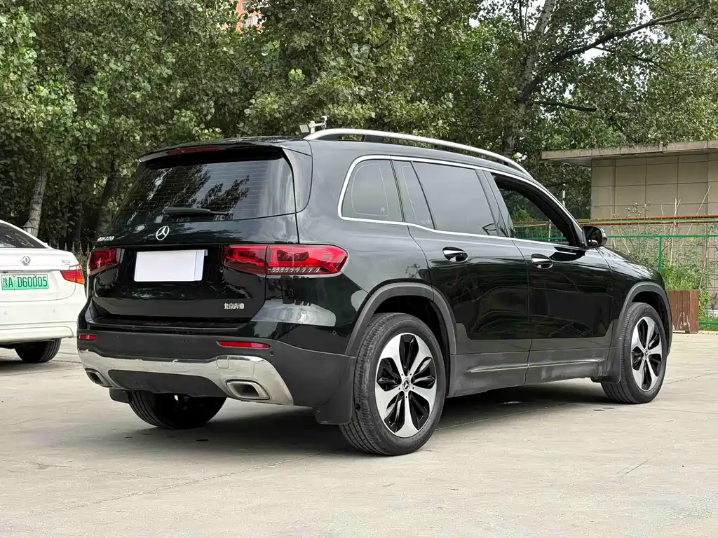 Mercedes-Benz GLB 2023