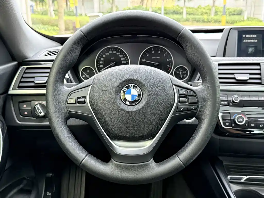 BMW 3 Series GT 2018 — фото 10