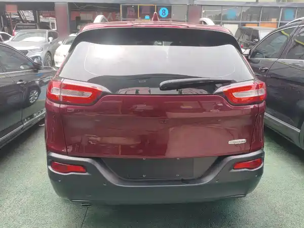 Jeep Cherokee 2016