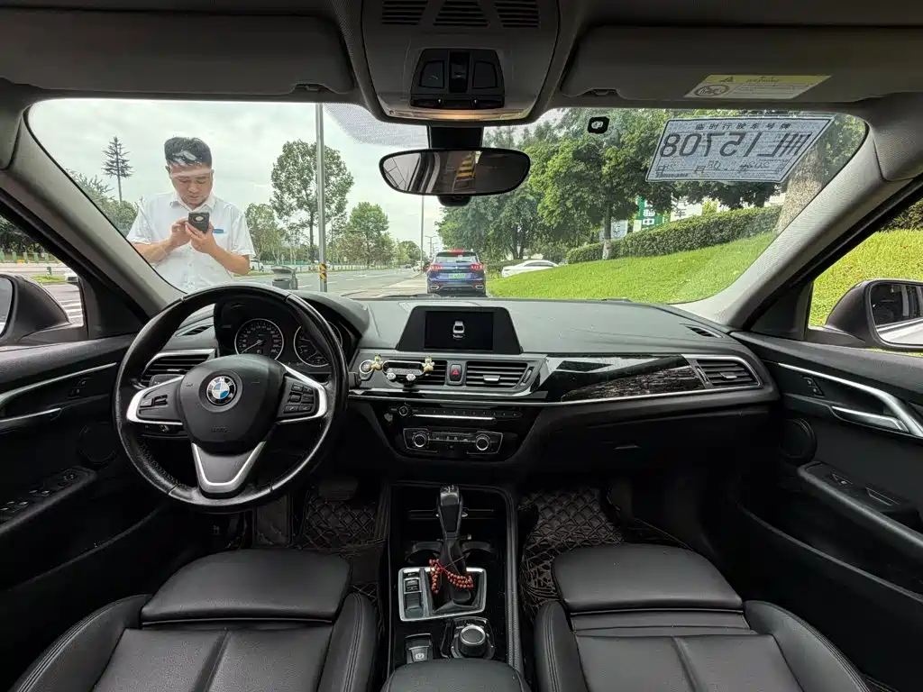 BMW 1 Series 2017 — фото 13