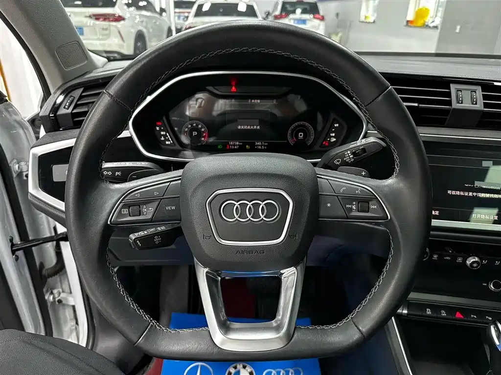 Audi Q3 2022 — фото 13