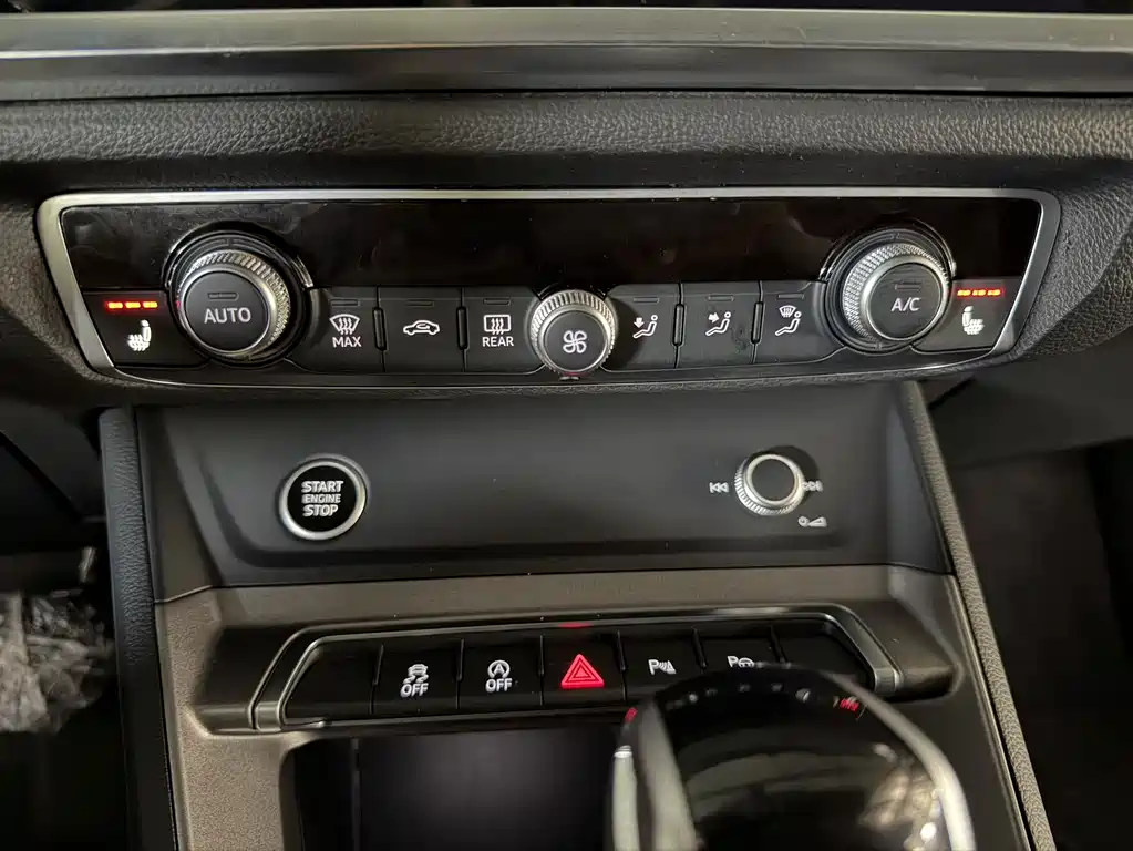 Audi Q3 2021 — фото 24