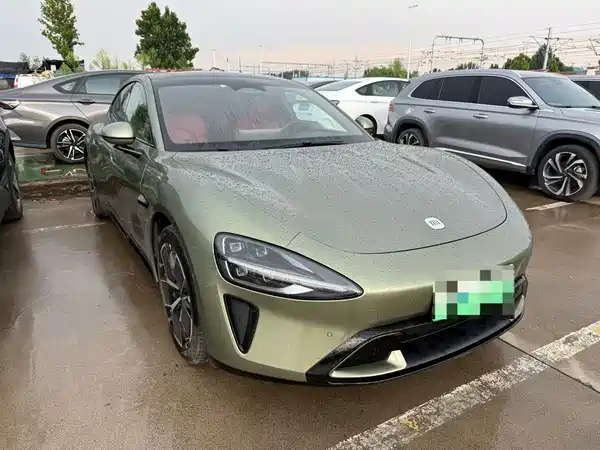 Xiaomi SU7 2024