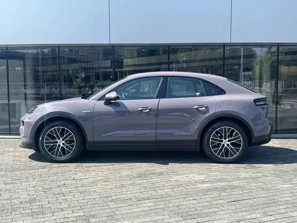 Porsche Macan New Energy 2025 — фото 11