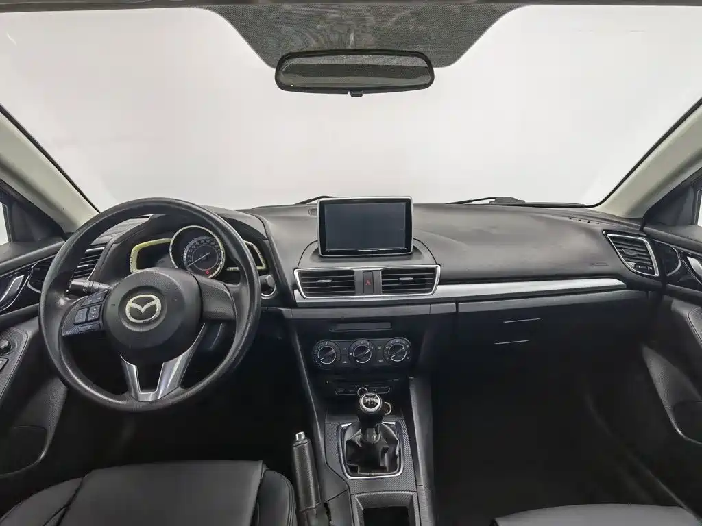 Mazda 3 Axela 2015