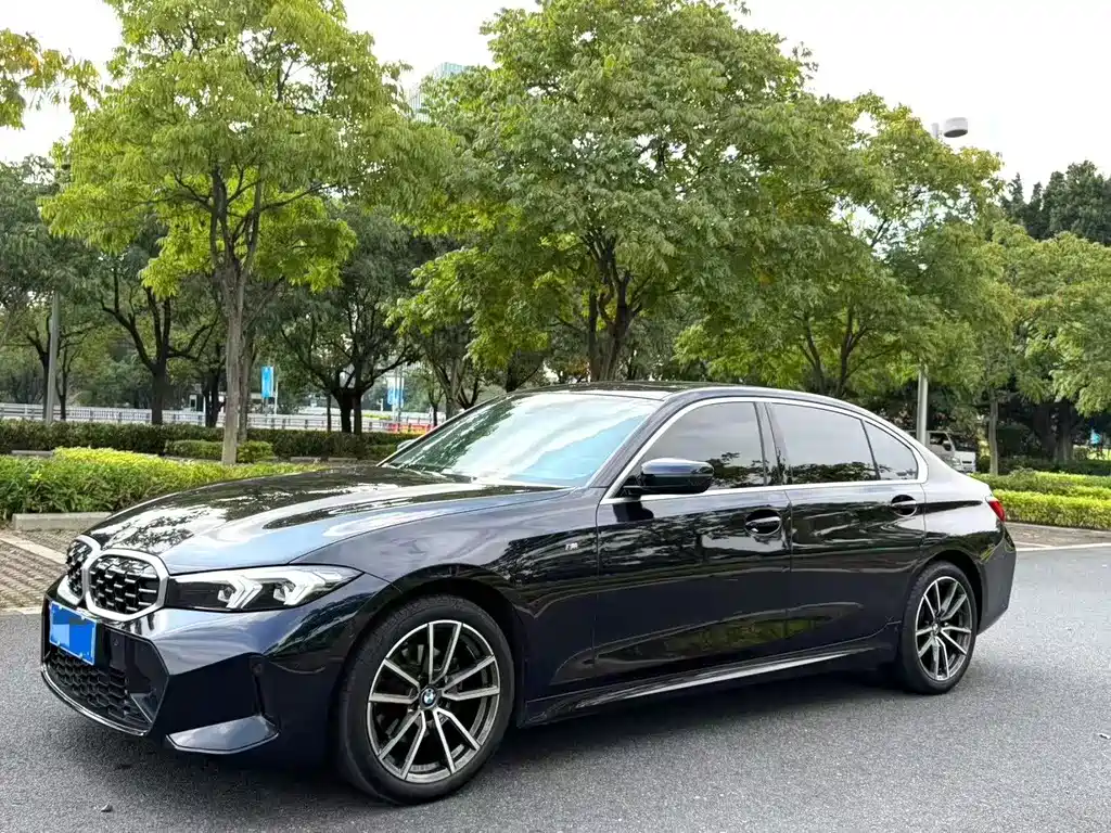 BMW 3 Series 2024 — фото 1