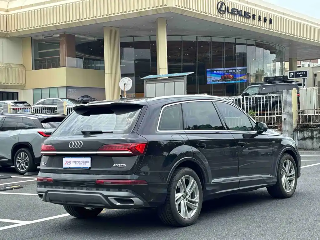 Audi Q7 2024 — фото 4