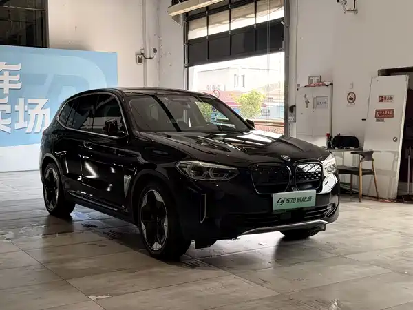 BMW iX3 2021