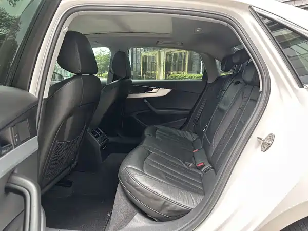 Audi A4L 2020