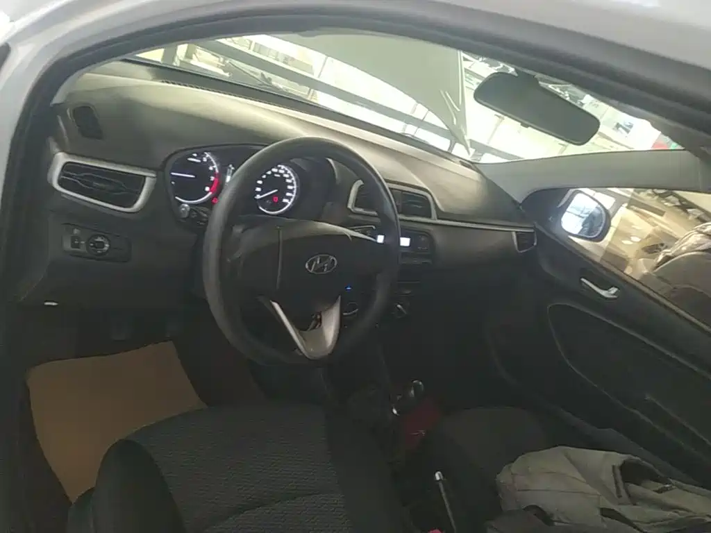 Hyundai Accent 2019 — фото 10