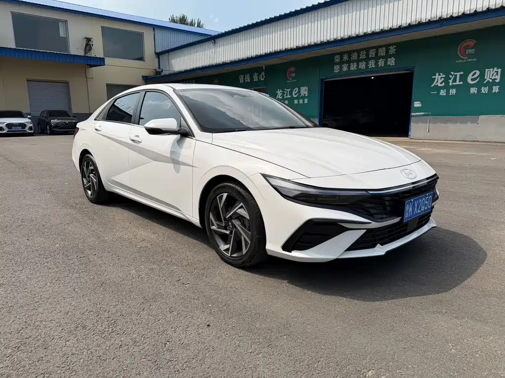 Hyundai Elantra 2023