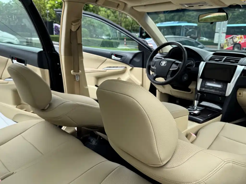 Toyota Camry 2016 — фото 14
