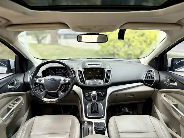 Ford Kuga 2014