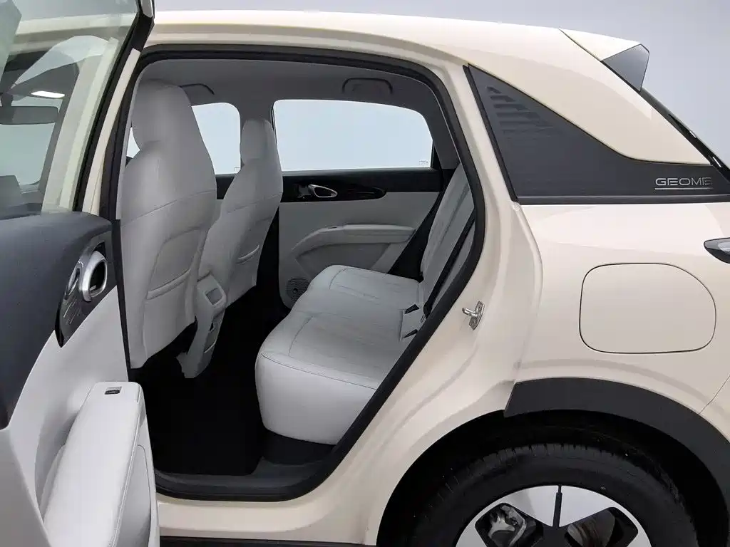 Geely Galaxy Starwish 2024 — фото 15