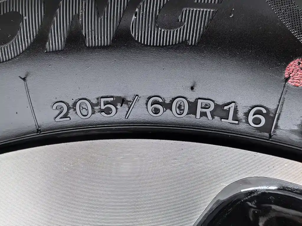 Geely Galaxy Starwish 2024 — фото 24