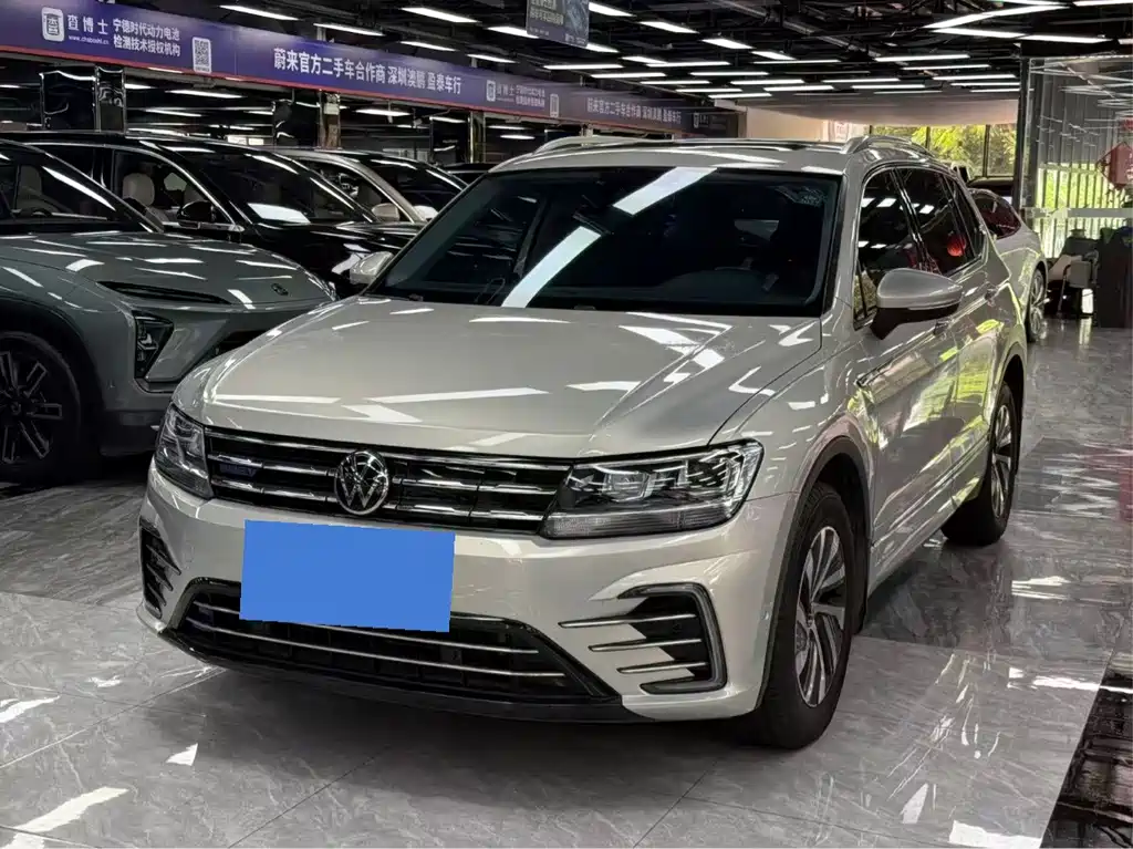 Volkswagen Tiguan L Plug-In Hybrid 2021 — фото 1