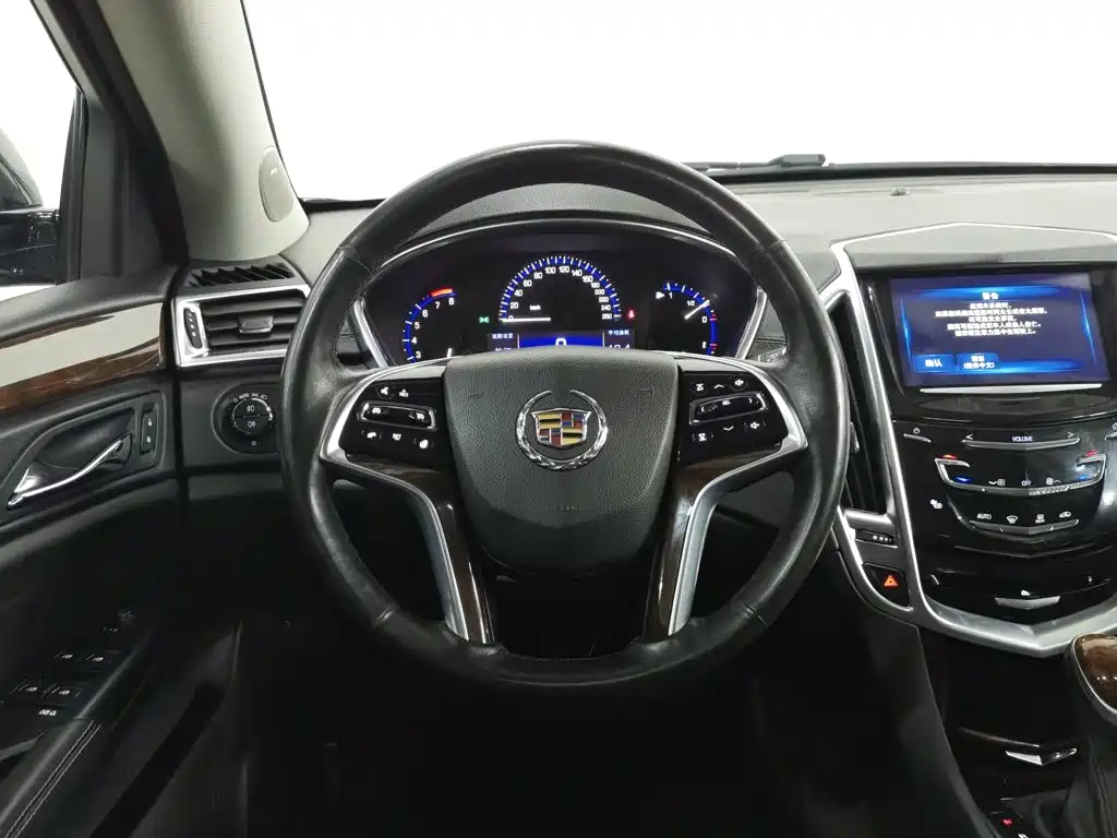 Cadillac SRX 2015 — фото 11