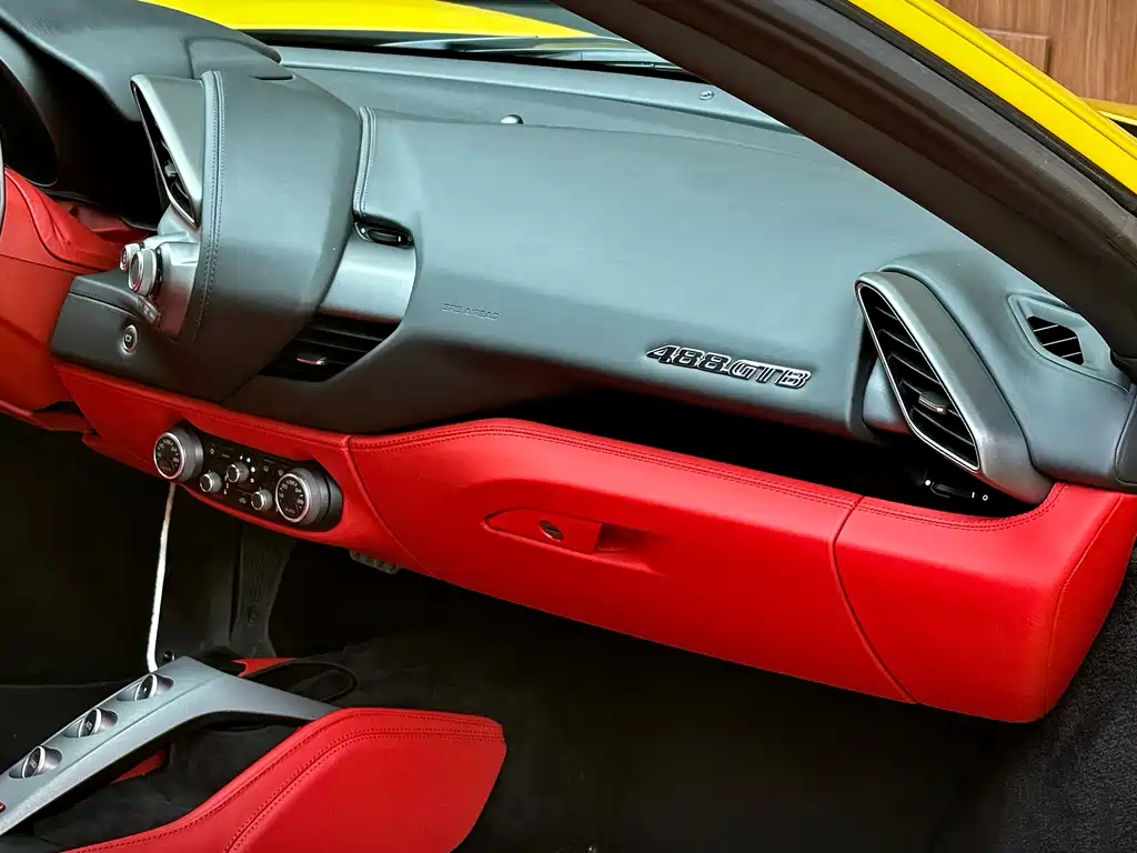 Ferrari 488 2017 — фото 17