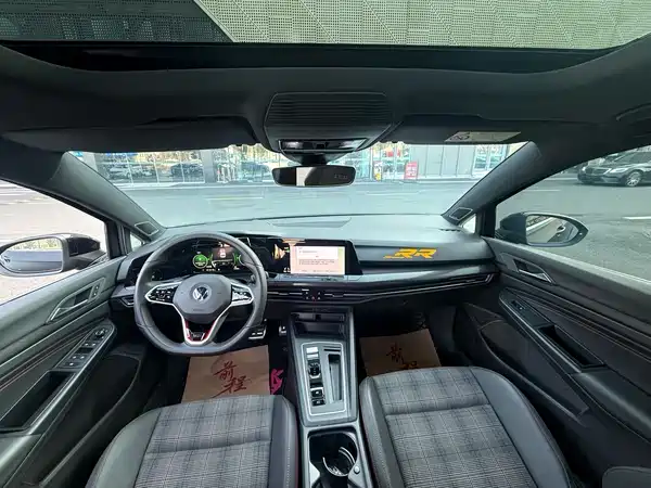 Volkswagen Golf GTI 2021