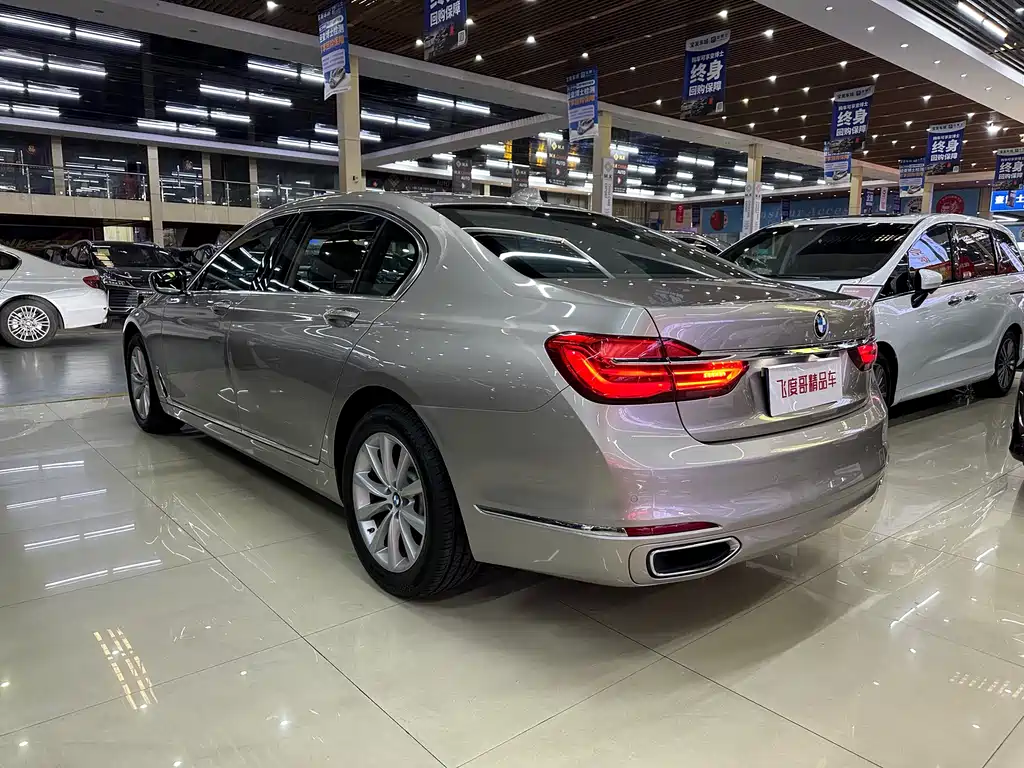 BMW 7 Series 2017 — фото 9