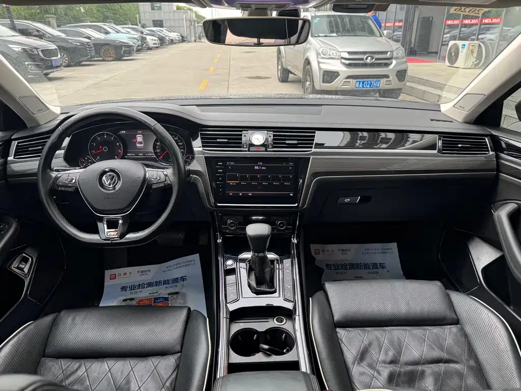 Volkswagen Phideon 2018 — фото 10