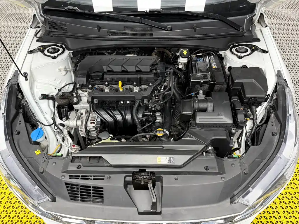 Hyundai Elantra 2022 — фото 22