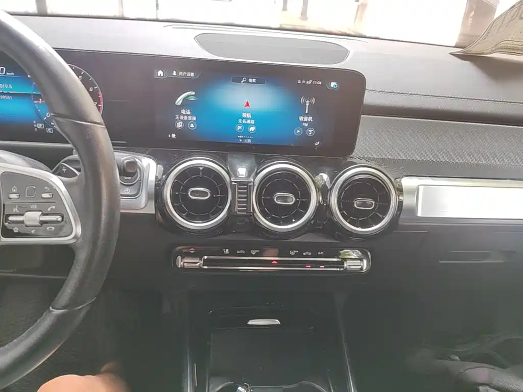 Mercedes-Benz GLB 2023 — фото 13