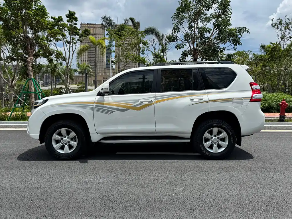 Toyota Prado 2015 — фото 3