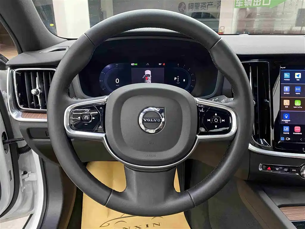 Volvo S60 2025 — фото 12