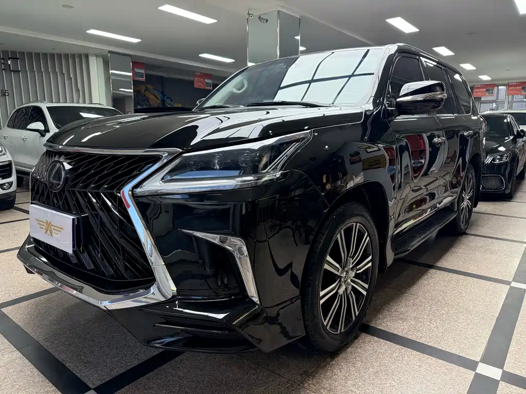 Lexus LX 2019 — фото 1