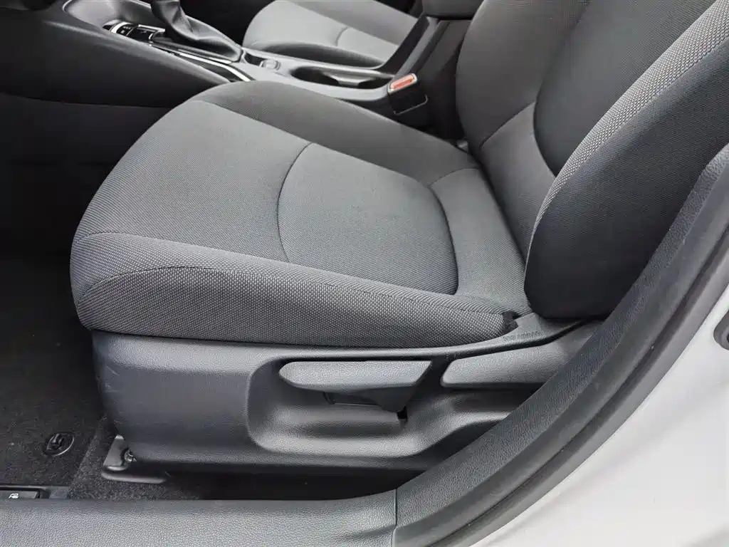 Toyota Corolla 2023 — фото 20