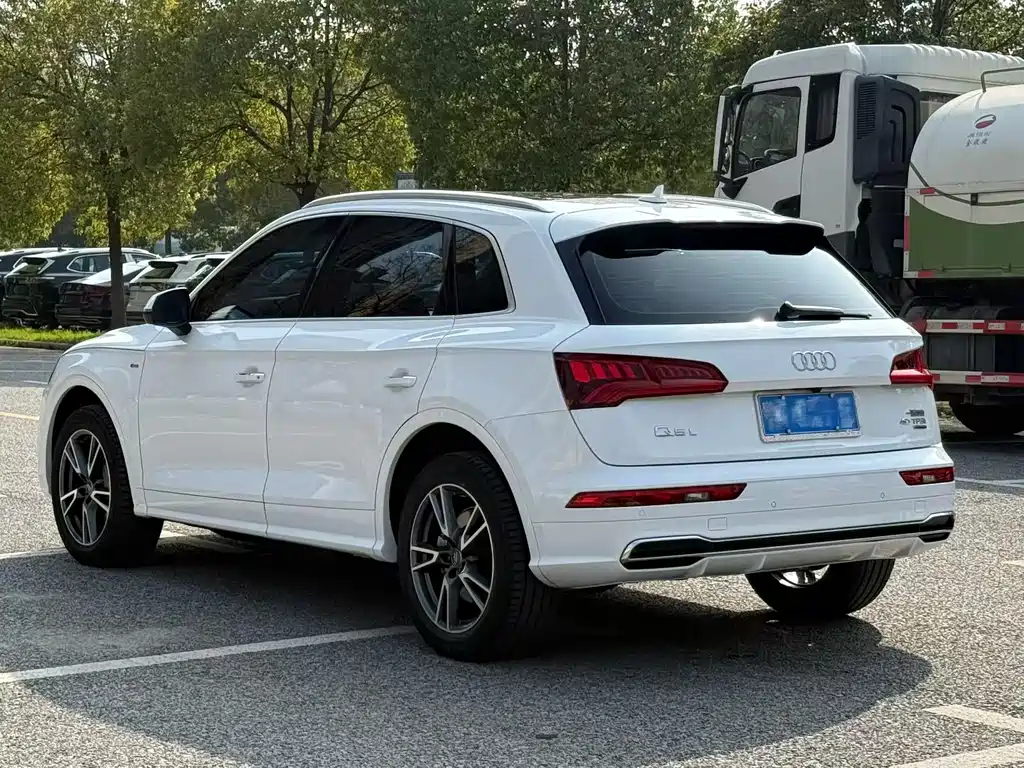 Audi Q5L 2020 — фото 9