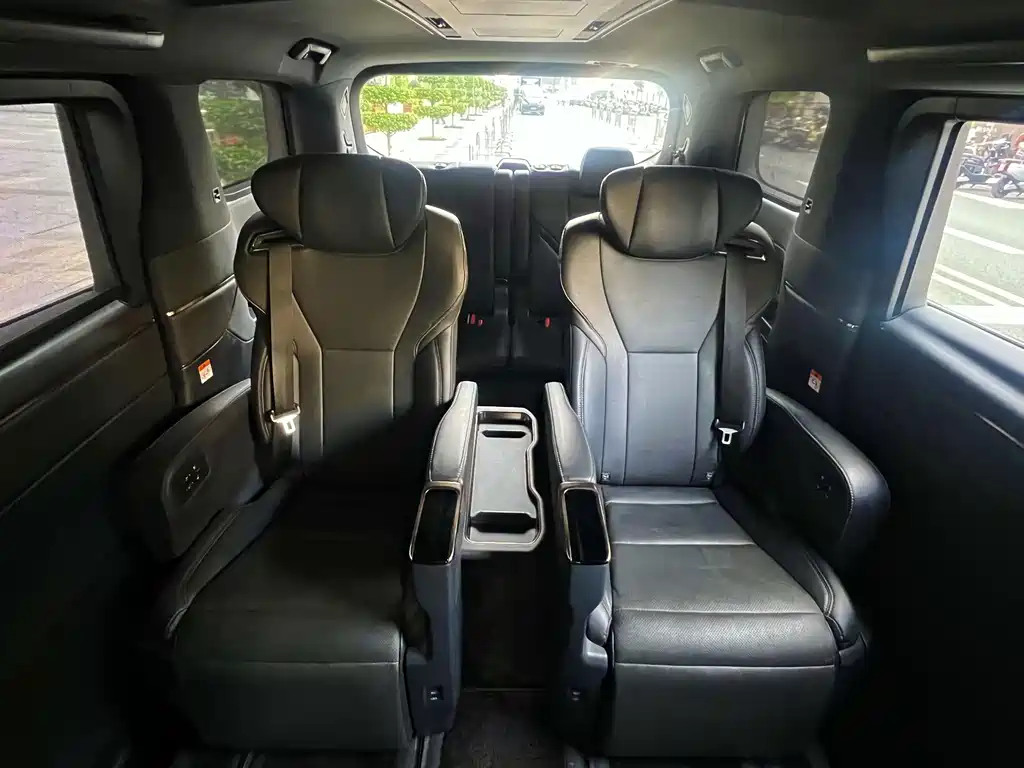 Toyota Alphard 2026 — фото 11