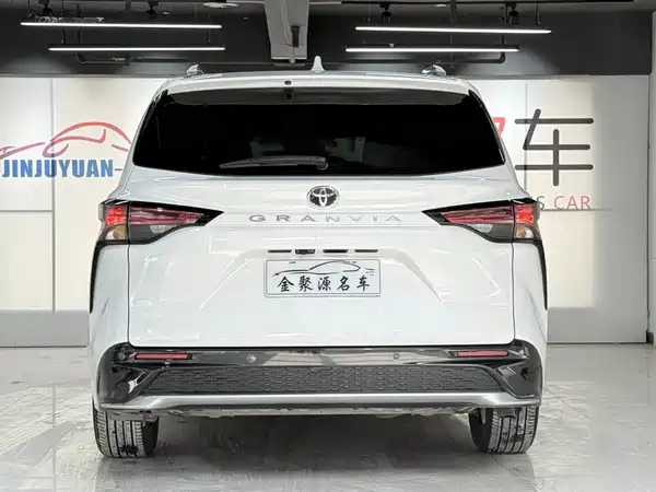 Toyota Granvia 2025