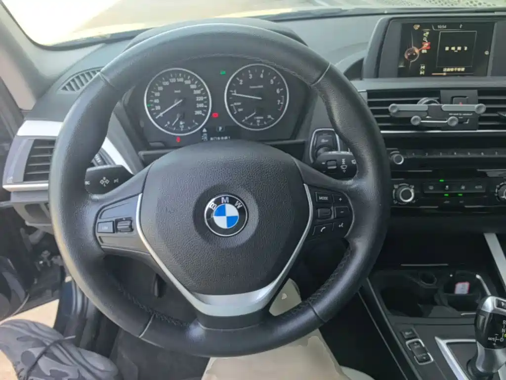 BMW 1 Series 2015 — фото 11