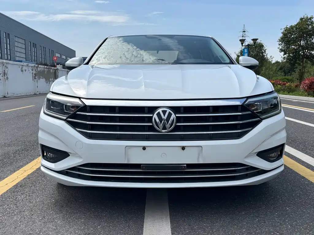 Volkswagen Sagitar 2019