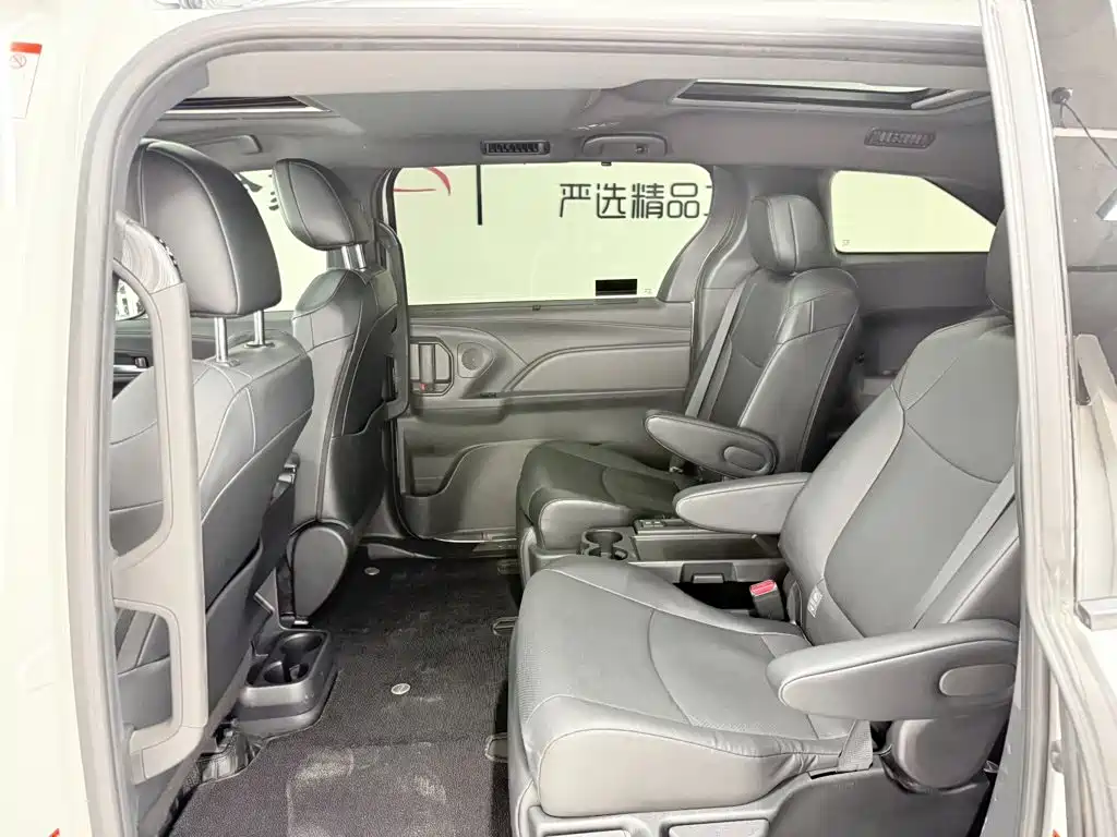 Toyota Granvia 2025 — фото 10