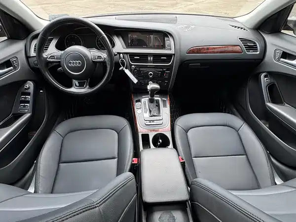 Audi A4L 2015
