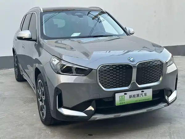 BMW iX1 2024