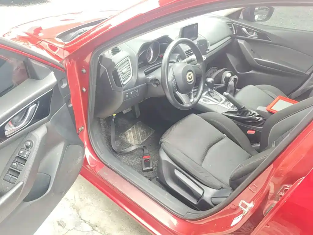 Mazda 3 Axela 2016 — фото 16