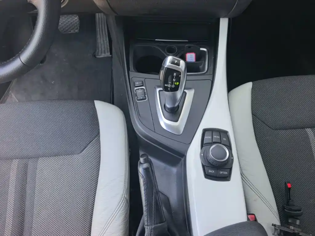 BMW 1 Series 2015 — фото 14