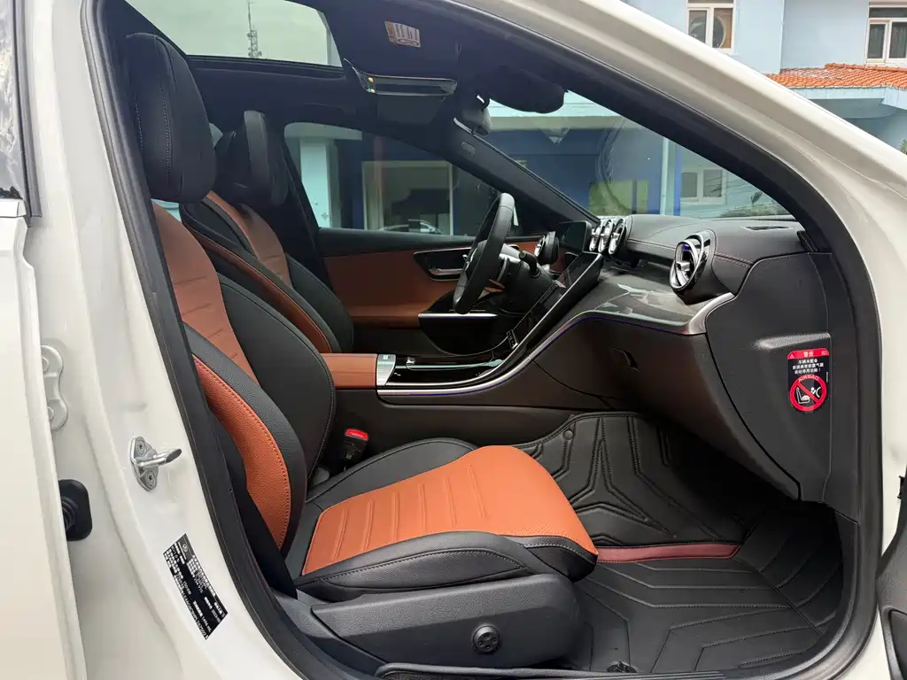Mercedes-Benz C-Class 2023 — фото 4