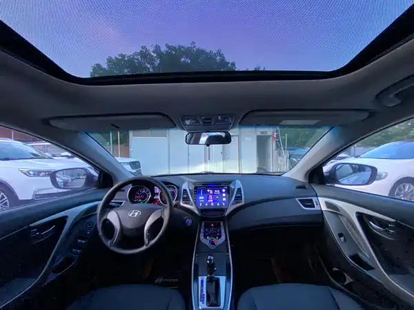 Hyundai Elantra Langdong 2014