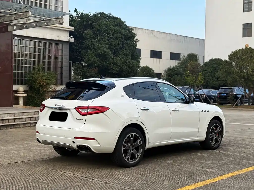 Maserati Levante 2017 — фото 5