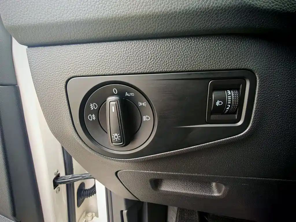 Volkswagen Tiguan L 2021 — фото 11