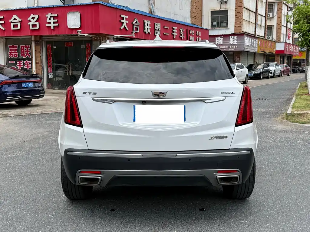 Cadillac XT5 2021 — фото 8